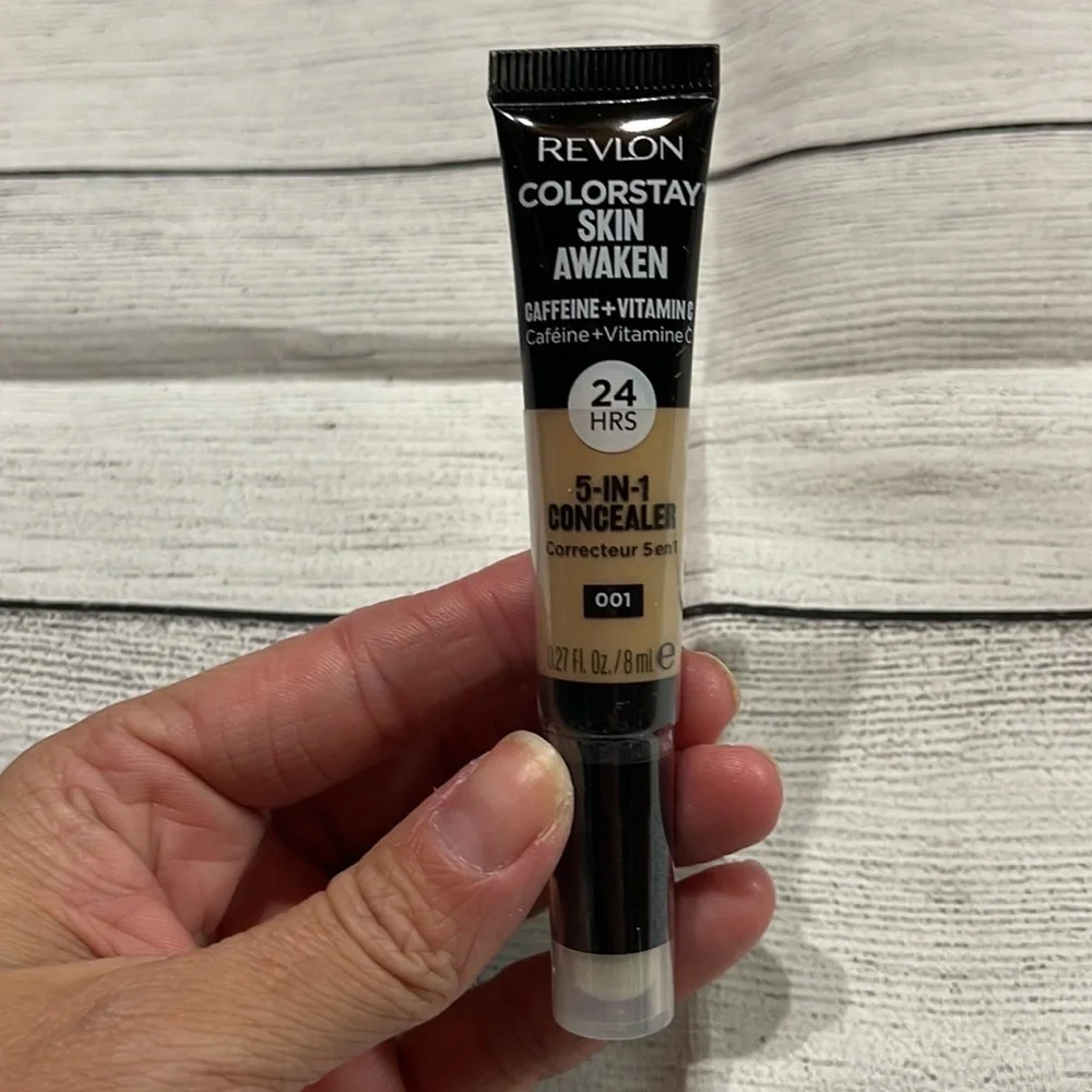 Revlon Colorstay Skin Awaken- Universal Neutralizer
